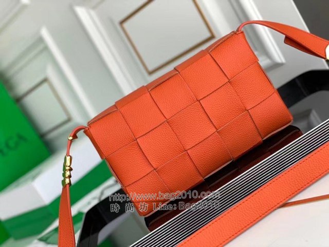 Bottega veneta高端女包 KF0017荔枝紋 寶緹嘉CASSETTE新款荔枝紋牛皮女包 BV經典款單肩斜挎包  gxz1273